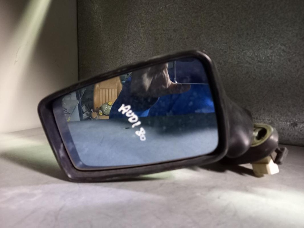[10221138398595] Retrovisor izquierdo - Audi 80 I (B1) (1.6 GTE (110 cv)) (0000)