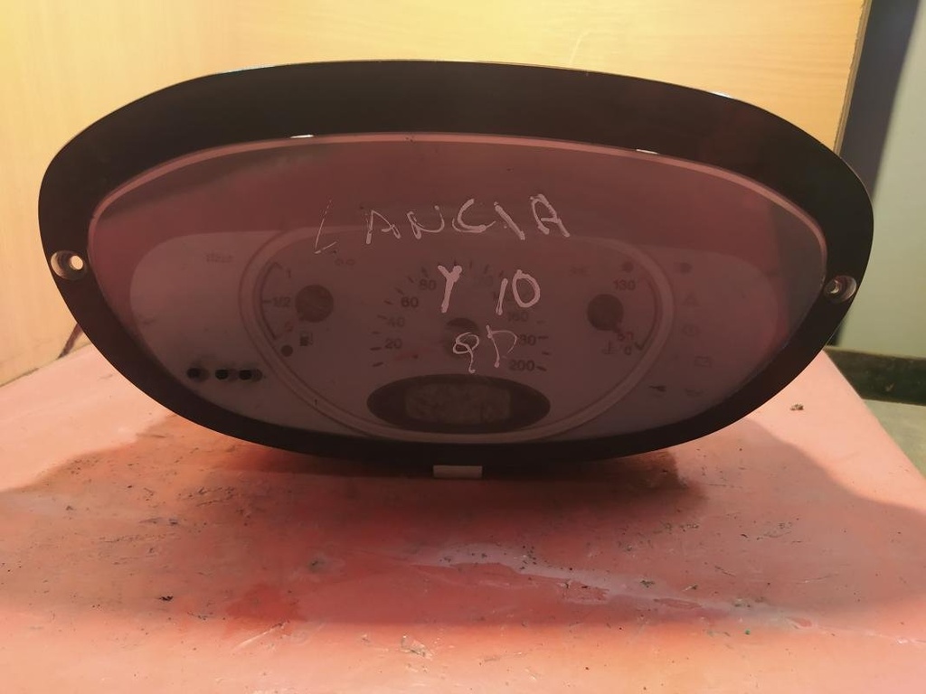 [12101623376286] Cuenta kilometros - Lancia Y10 (156) (1.0 (56 cv)) (1990)