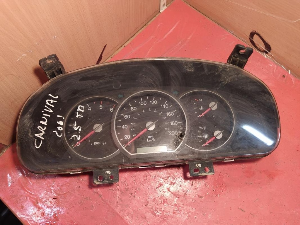 [12101634422728] Cuenta kilometros - Kia Carnival II (2.5i V6 24V (150 cv)) (2005)