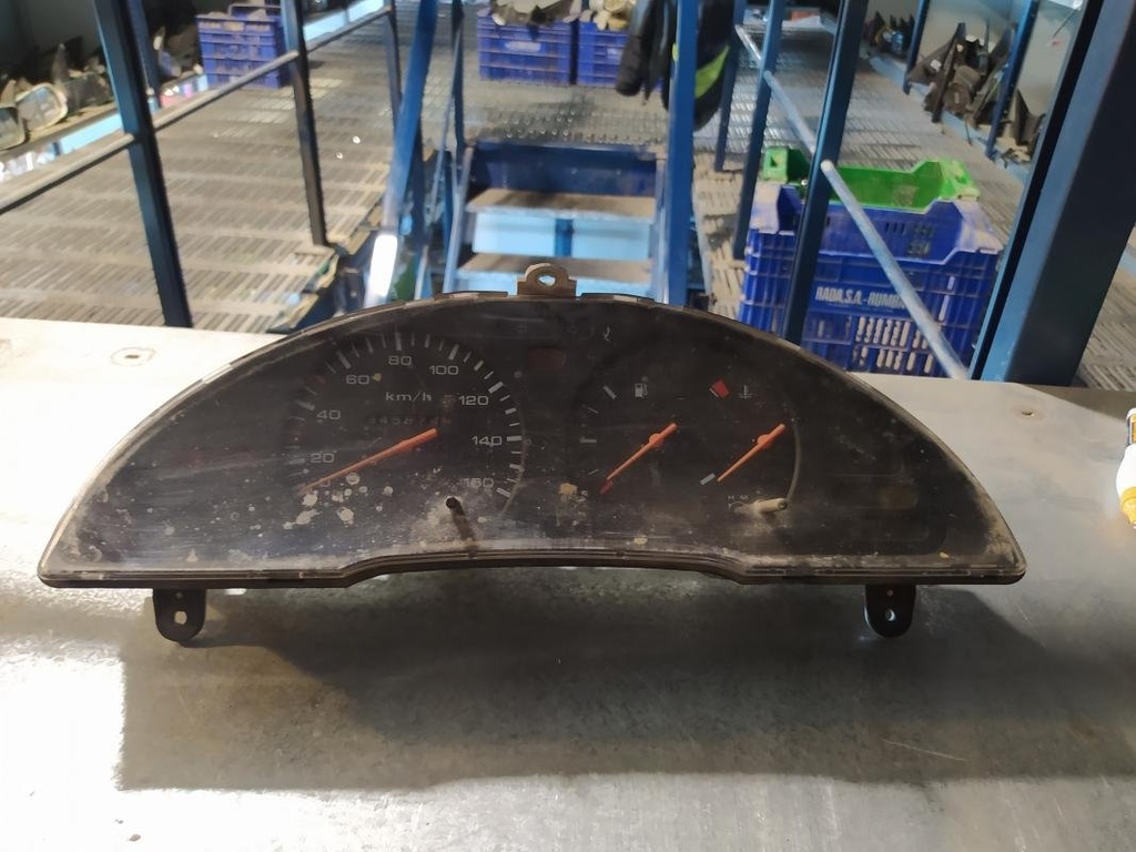 [12211256136815] Cuenta kilometros - Nissan Serena (C23M) (2.0 16V (126 cv)) (0000)