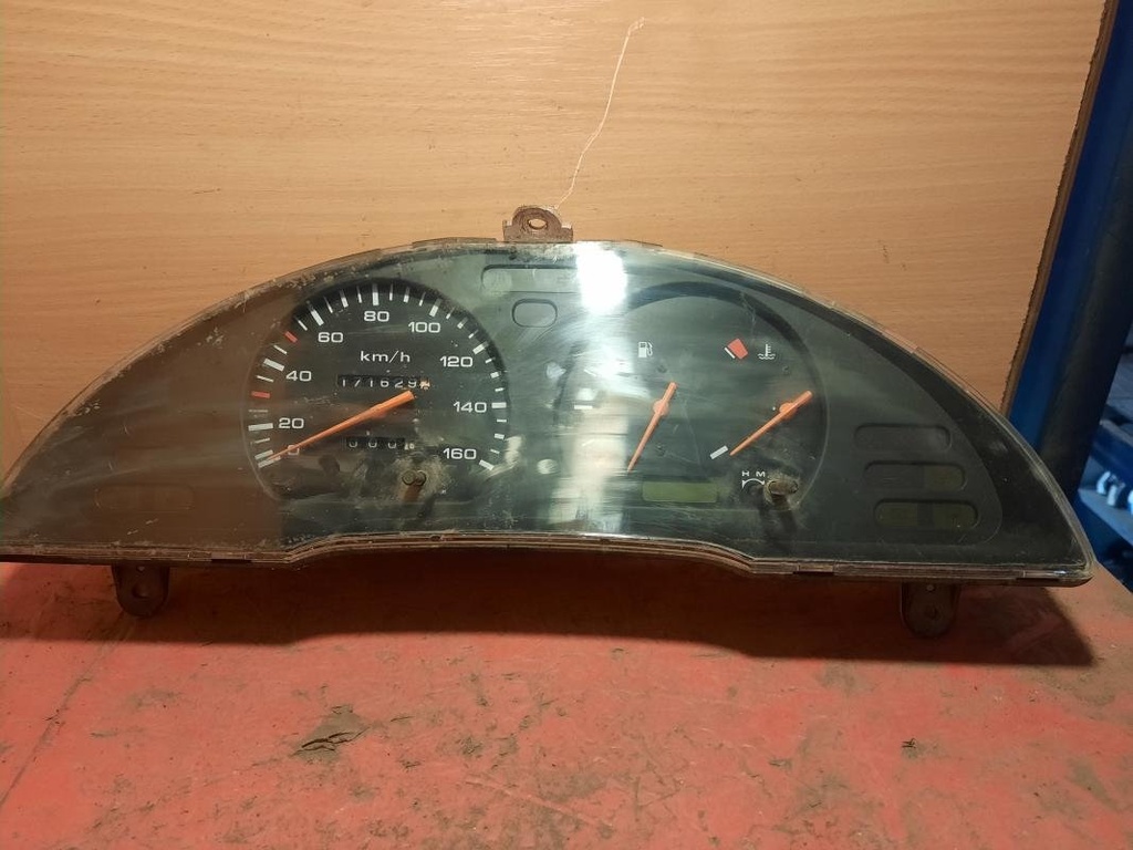 [12231328414933] Cuenta kilometros - Nissan Serena (C23M) (2.3 D (75 cv)) (0000)