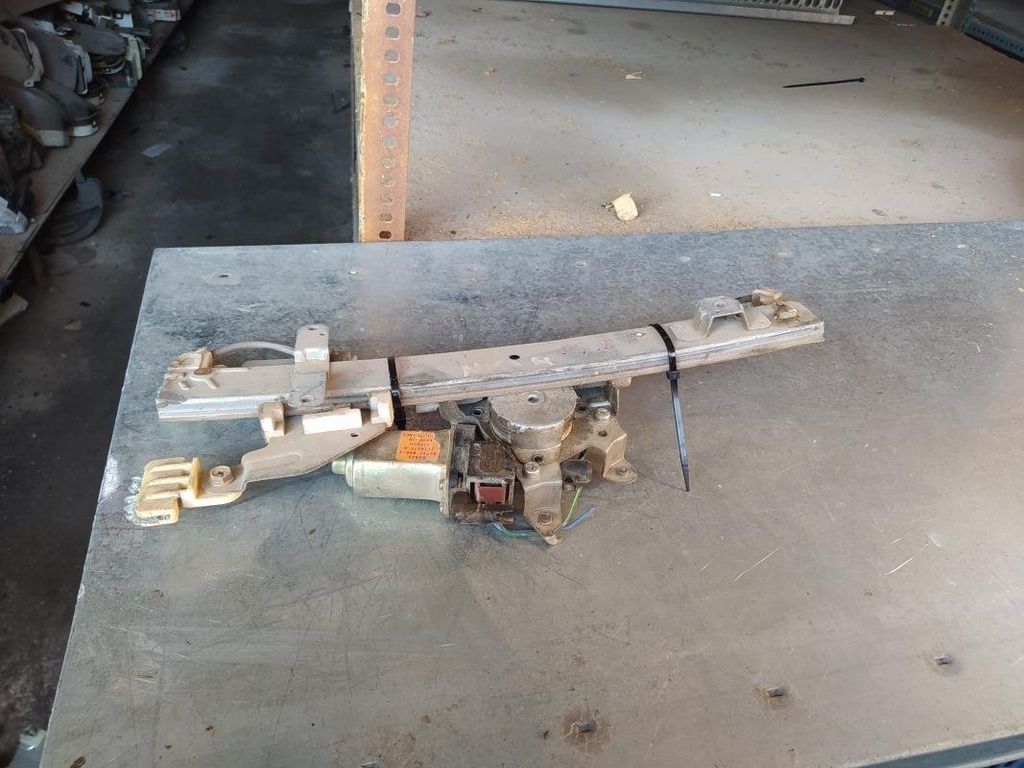 [12291135533270] Elevalunas trasero izquierdo - Nissan X-Trail I (T30) (2.0 (140 cv) 4x4) (0000)