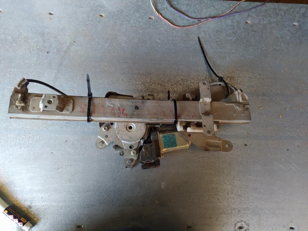 [12291235224578] Elevalunas delantero derecho - Nissan X-Trail I (T30) (2.0 (140 cv) 4x4 Automatico) (0000)