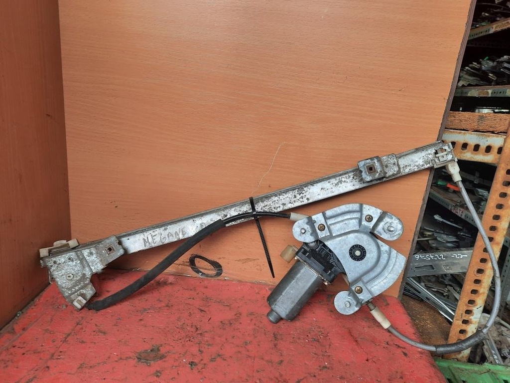 [01071225374900] Elevalunas delantero derecho - Renault Megane I Clasico (Fase II, 1999) (1.6i 16V (107 cv)) (2001)