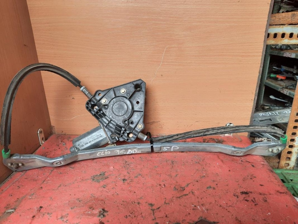 [01071307152928] Elevalunas delantero derecho - Renault Clio I (1.2 (B/C/S572) (60 cv)) (1996)