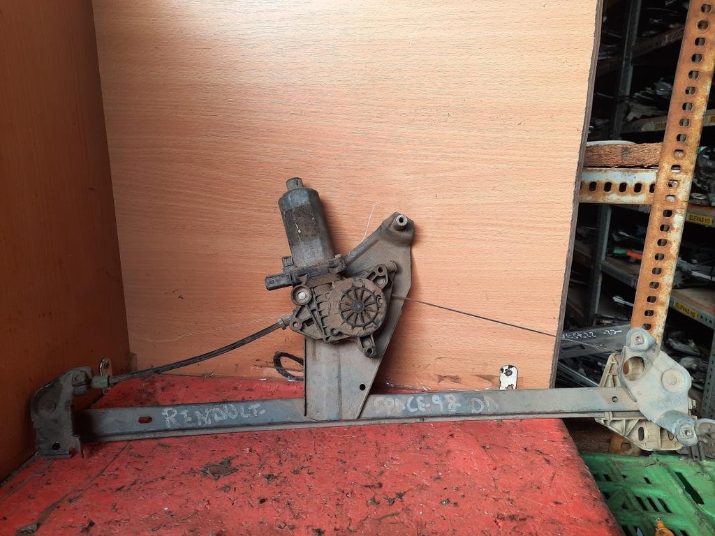 [01111019556612] Elevalunas delantero derecho - Renault Espace III (JE) (2.0 (114 cv)) (1998)