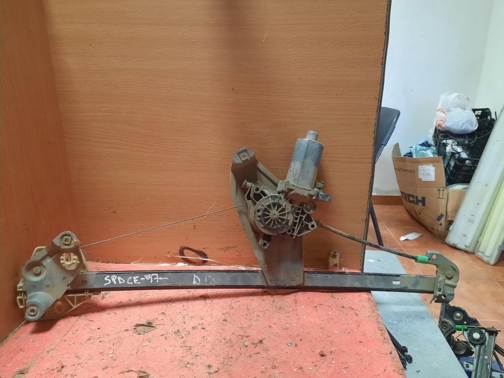 [01121255259067] Elevalunas delantero izquierdo - Renault Espace III (JE) (2.0 (114 cv)) (1997)