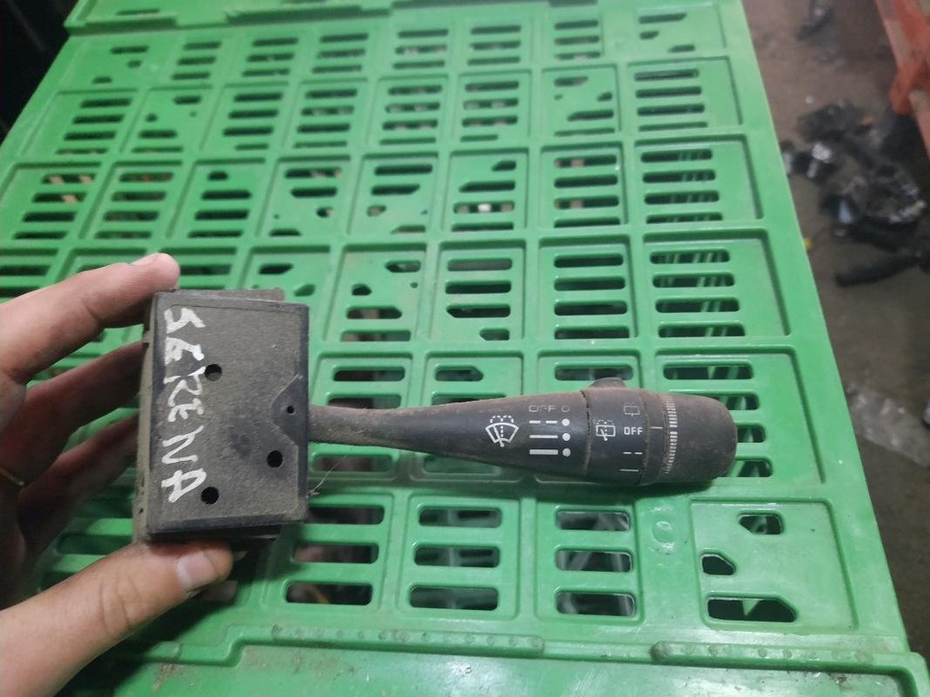 [02231129305538] Mando luces - Nissan Serena (C23M) (2.0 16V (140 cv)) (0000)