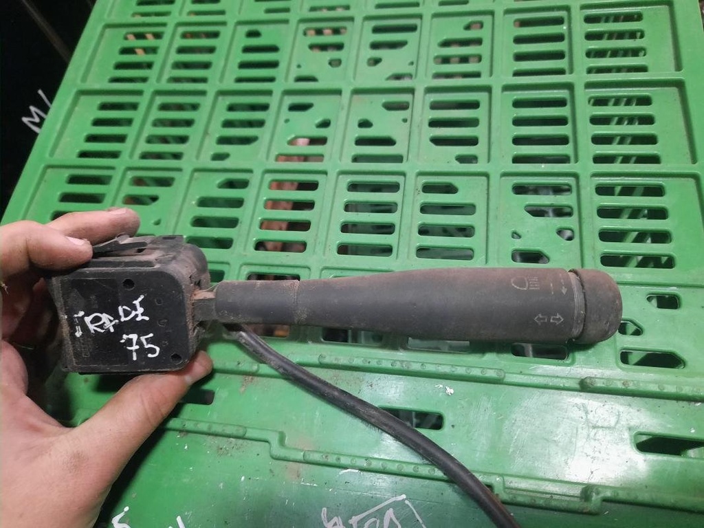 [02231134344385] Mando luces - Nissan Trade Furgón (2.0 D (60 cv)) (1975)