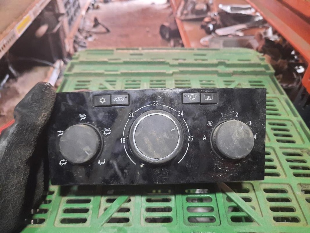 [03011254098868] Mando calefaccion / A/A - Opel Astra H Sedan (1.3 CDTI (90 cv)) (2007)