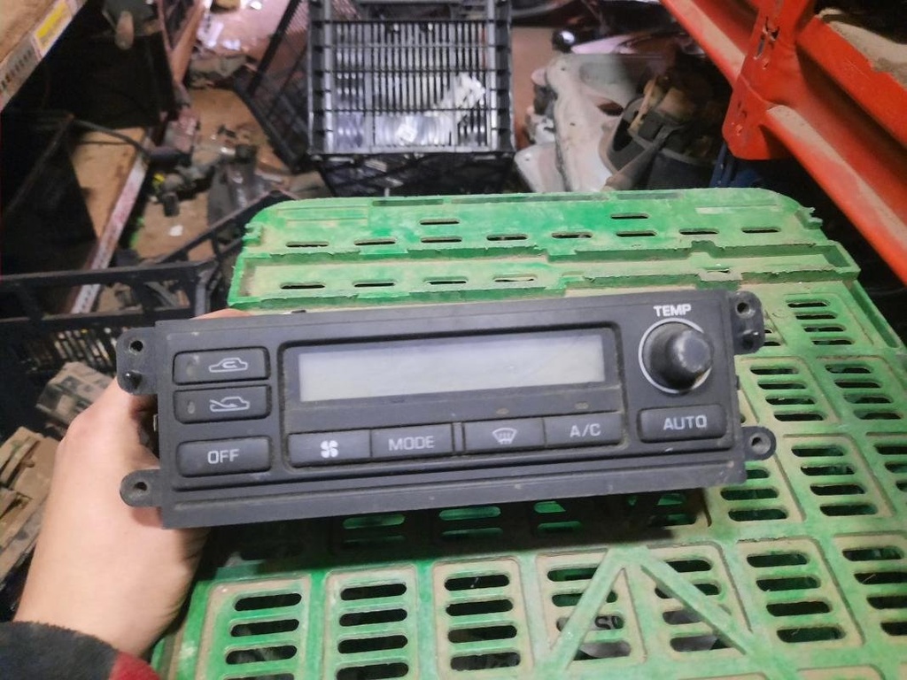 [03041814175387] Mando calefaccion / A/A - Nissan Patrol GR II (Y61) (3.0 Di (170 cv)) (0000)