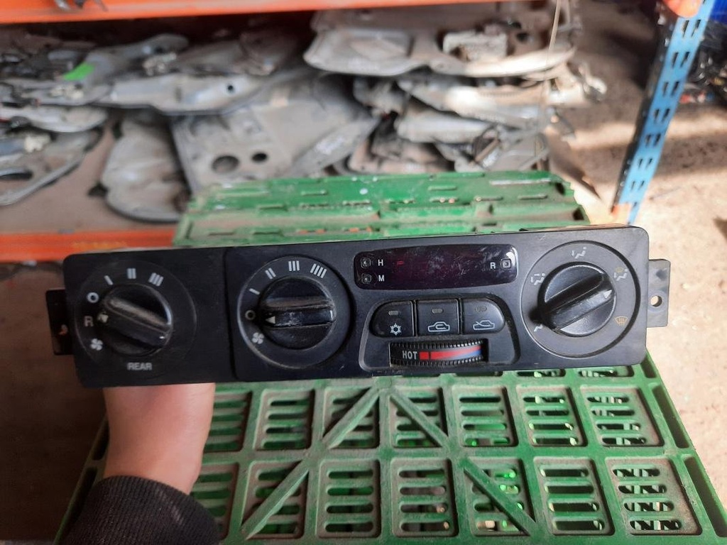 [03051205213491] Mando calefaccion / A/A - Kia Carnival II (2.5i V6 24V (150 cv)) (0000)