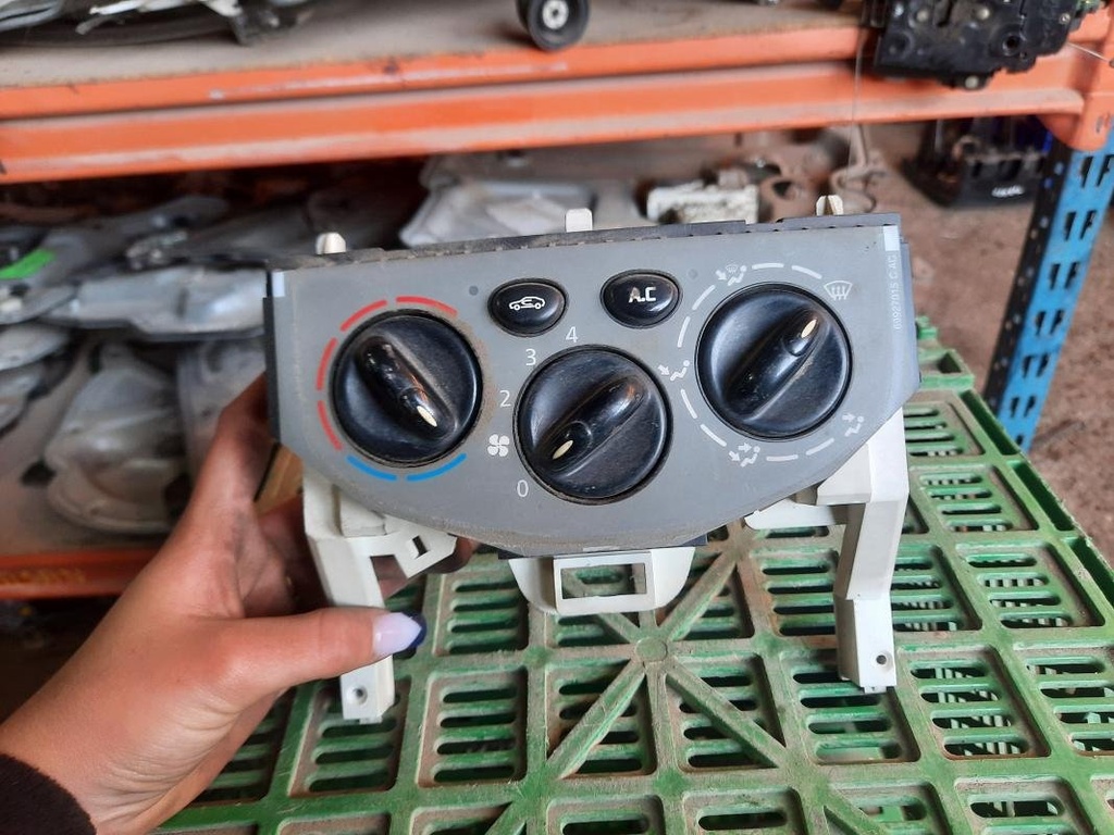 [03051647272267] Mando calefaccion / A/A - Opel Vivaro A Tour (1.9 DI (120 cv)) (2005)