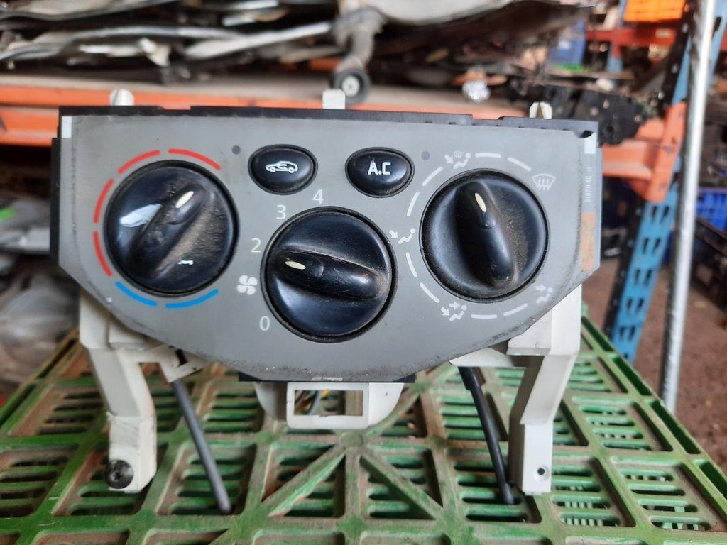 [03051741371140] Mando calefaccion / A/A - Opel Vivaro A Tour (1.9 DI (120 cv)) (0000)