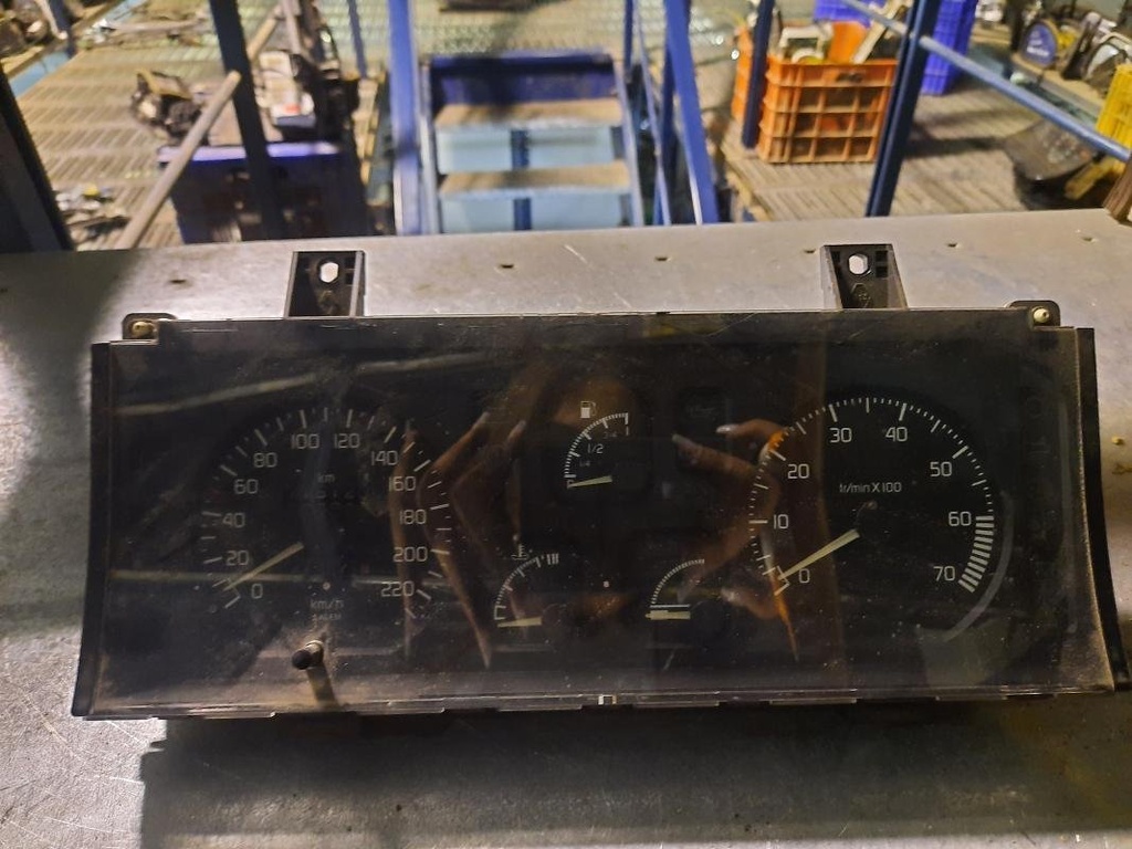 [04071709495476] Cuenta kilometros - Renault Clio I (1.2 (55 cv)) (0000)