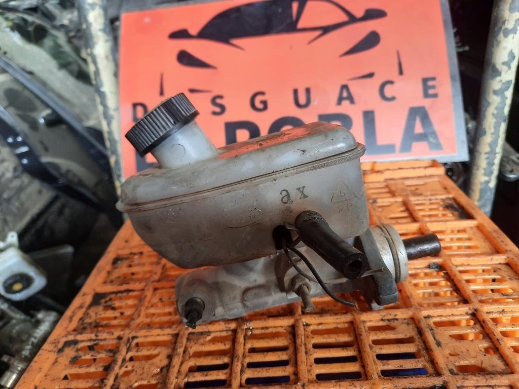 [04271236538313] Bomba de freno - Kia Carnival (UP) (2.5i V6 (150 cv)) (1999)