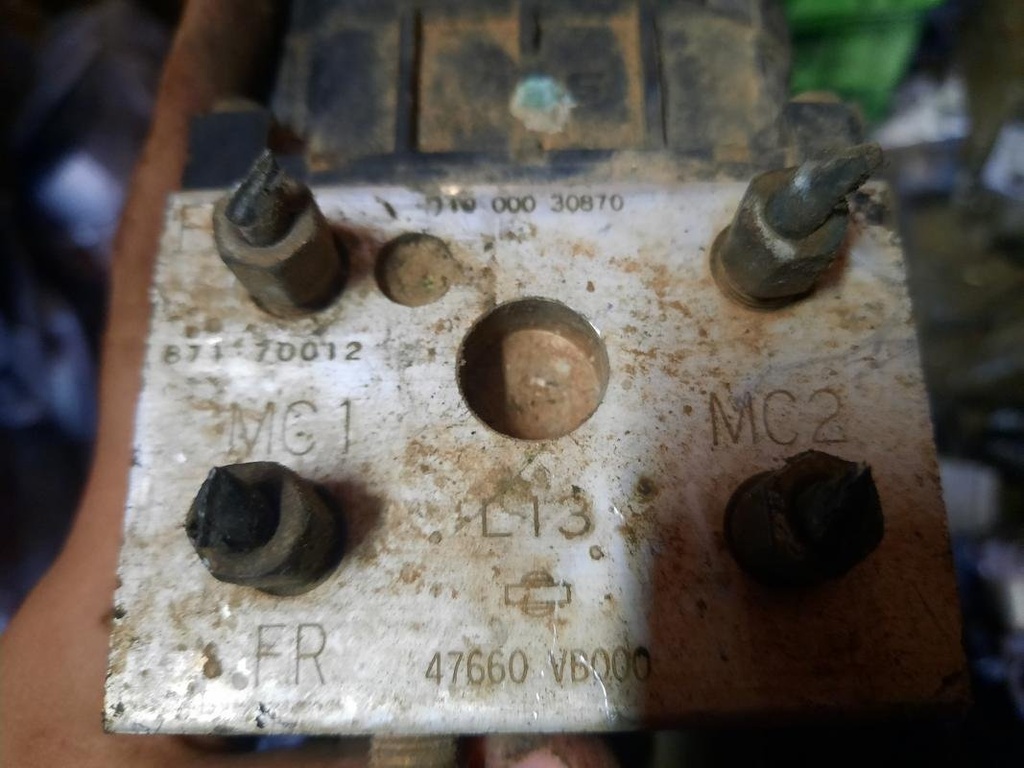 [05141335357780] Centralita abs - Nissan Patrol GR II (Y61) (2.8 GR (3 dr) (129 cv)) (0000)