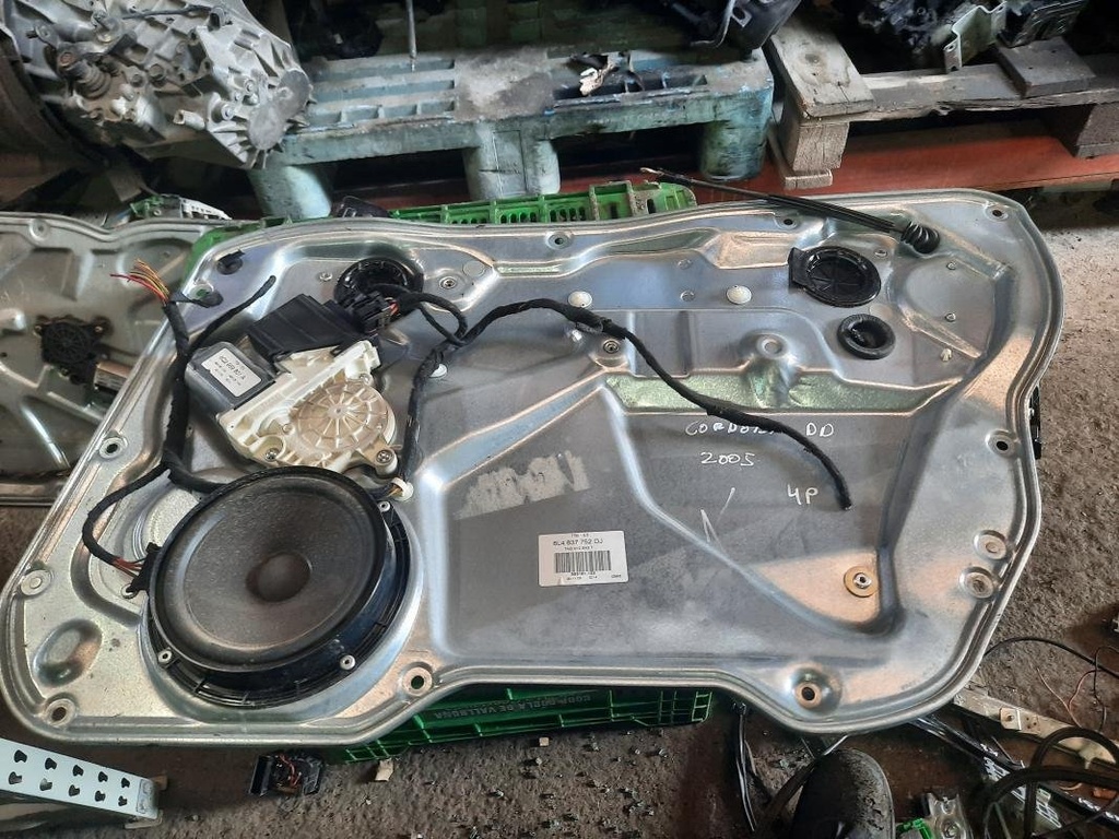 [06151319191810] Elevalunas delantero derecho - Seat Cordoba III (1.4 16V (75 cv)) (2005)