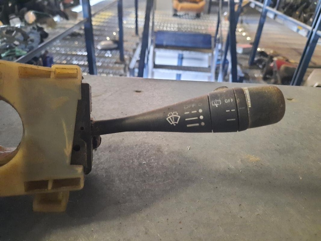 [09021029225018] Mando intermitentes - Nissan Serena (C23M) (2.0 16V (140 cv)) (0000)