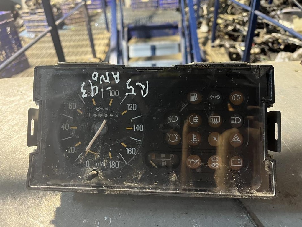 [03111008067739] Cuenta kilometros - Renault 5 (1.1 (1227,1397,2387) (45 cv)) (1993)