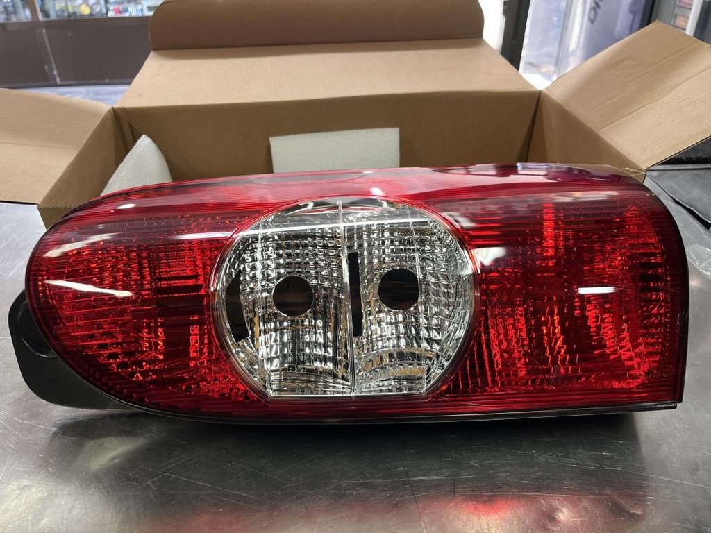 [09141005553210] Piloto trasero derecho - Renault Master II Caja/Chasis (ED/HD/UD) (2.5 dCi (146 cv)) (2004)