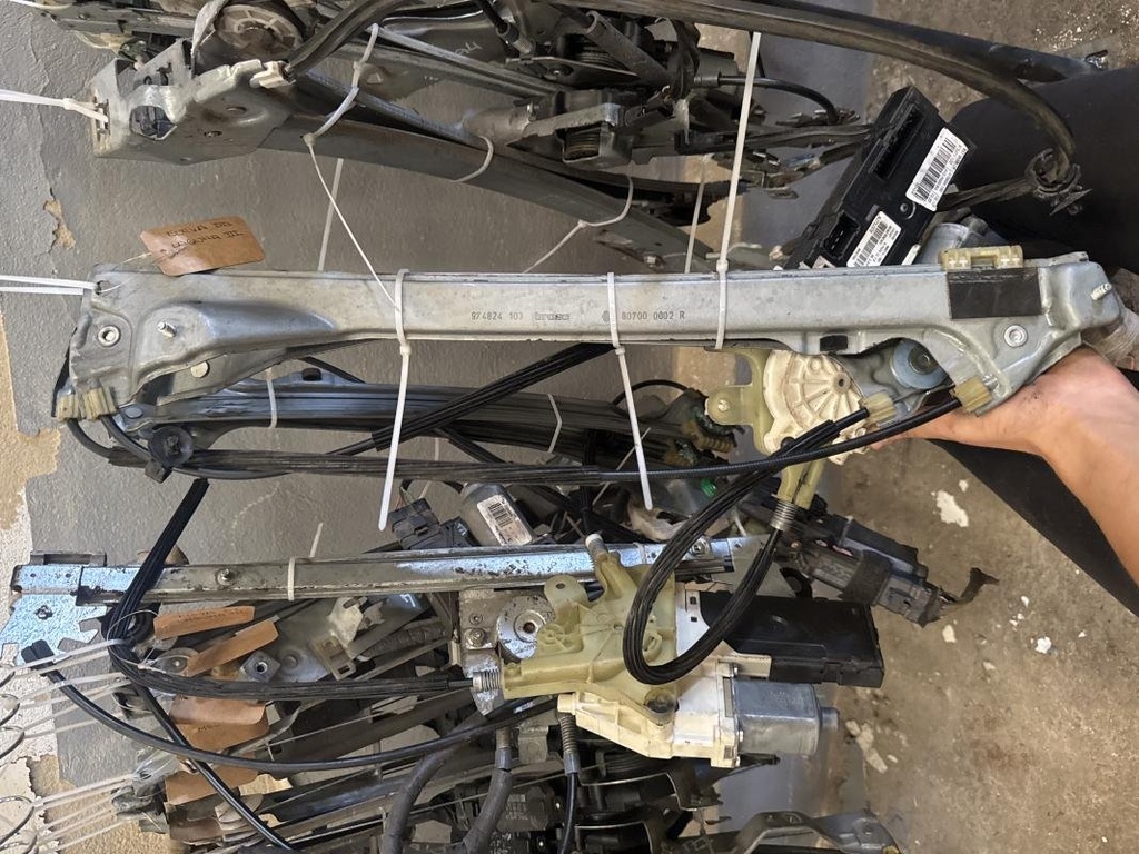 [06191706269741] Elevalunas delantero derecho - Renault Laguna III (2.0 dCi FAP (150 cv)) (0000)