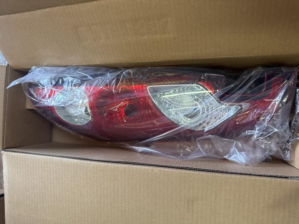 [07101124587137] Piloto trasero izquierdo - Renault Kangoo II (Versión 2013) (1.5 dCi (110 cv)) (0000)