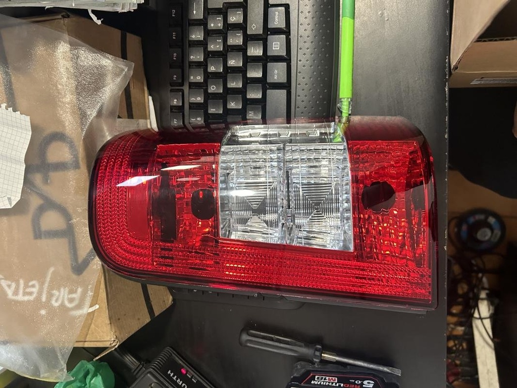 [4273846271789] Piloto trasero derecho - Citroen Berlingo II (1.6 16V (110  cv)) (2008)