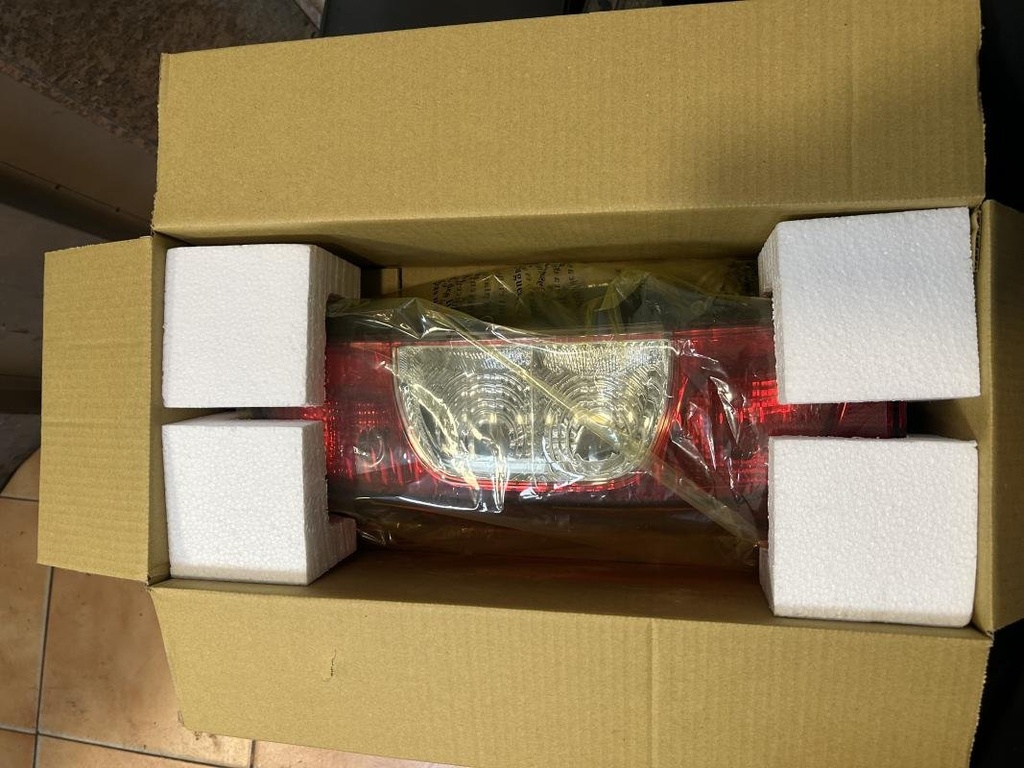 [1638596937625151] Piloto trasero izquierdo - Citroen Nemo (1.3 HDi 75 (75cv)) (2000)