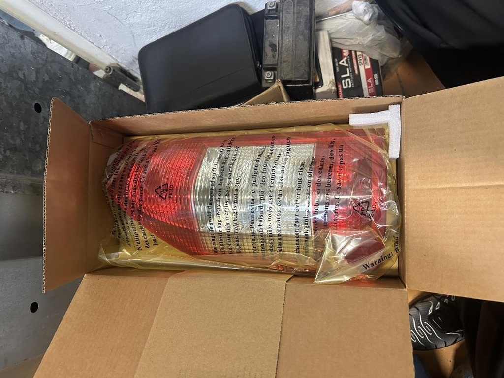 [5282935326289192] Piloto trasero izquierdo - Mercedes Benz Sprinter Volquete (905) (616 CDI (905,612, 905,622, 905,623) (156 cv)) (2005)