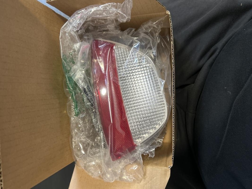 [252728363525225522518919] Piloto trasero derecho - Ford Focus II Hatchback (1.4 Duratec 16V (80 cv)) (2005)