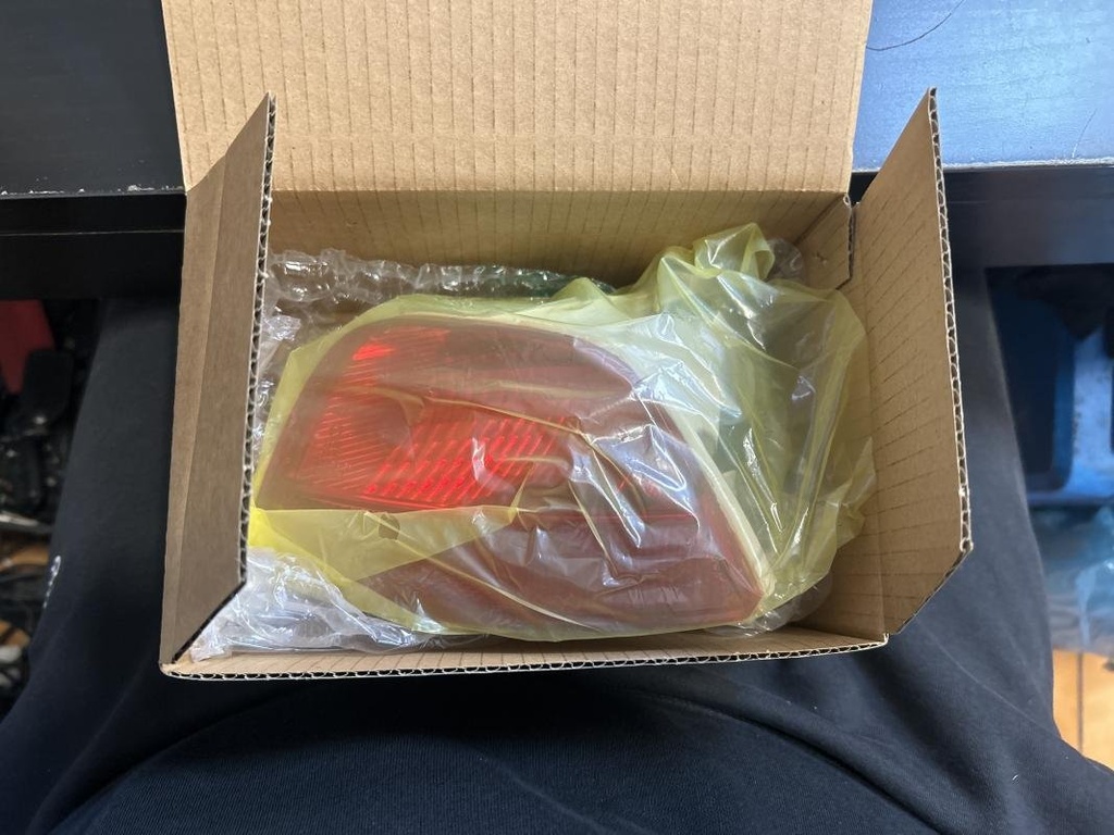 [51441174144745] Piloto trasero izquierdo - Ford Focus II Hatchback (1.4 Duratec 16V (80 cv)) (2005)