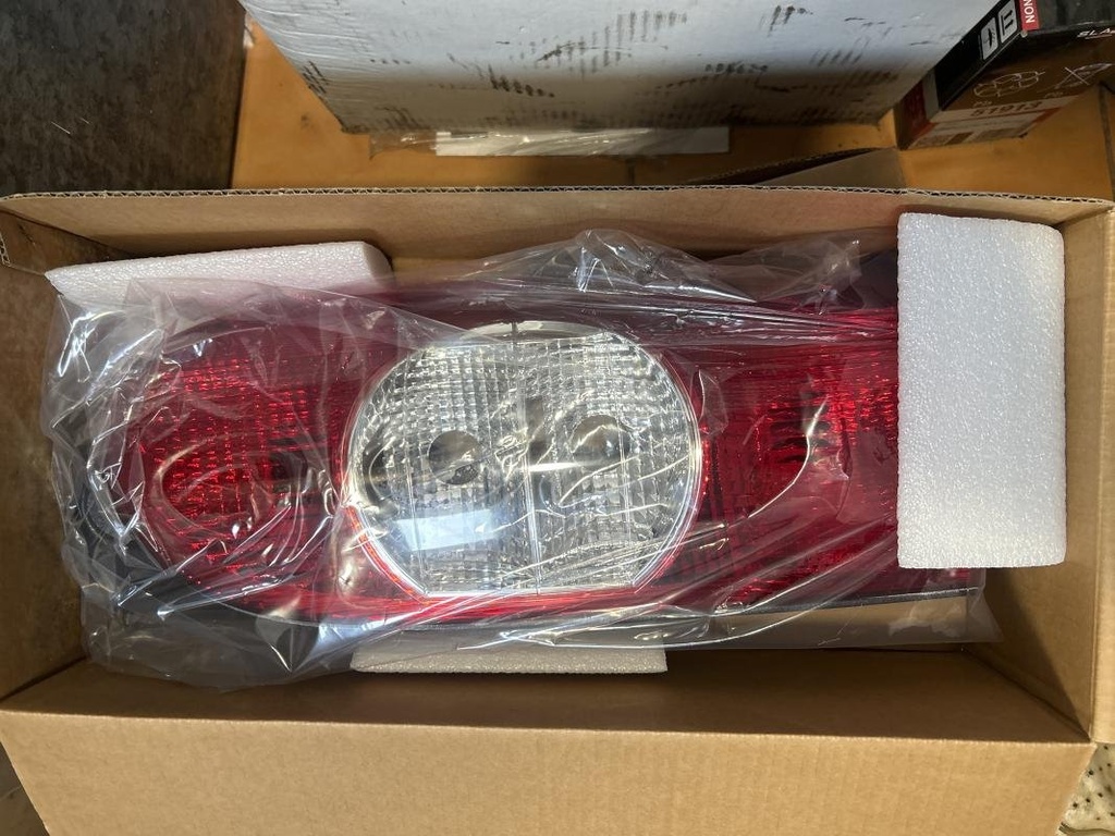 [132476] Piloto trasero derecho - Renault Master II Furgón (FD) (1.9 dCi 80 (82 cv)) (2004)