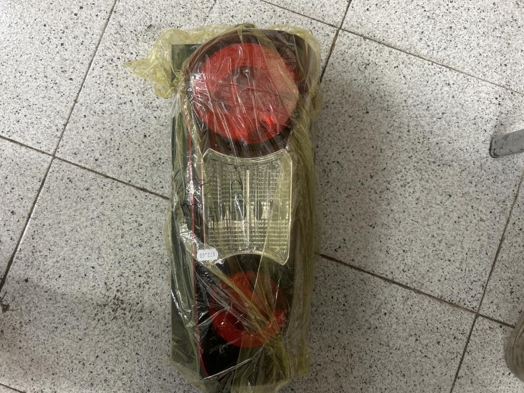 [163835219556246] Piloto trasero izquierdo - Citroen Berlingo II (1.6 16V (110  cv)) (2015)