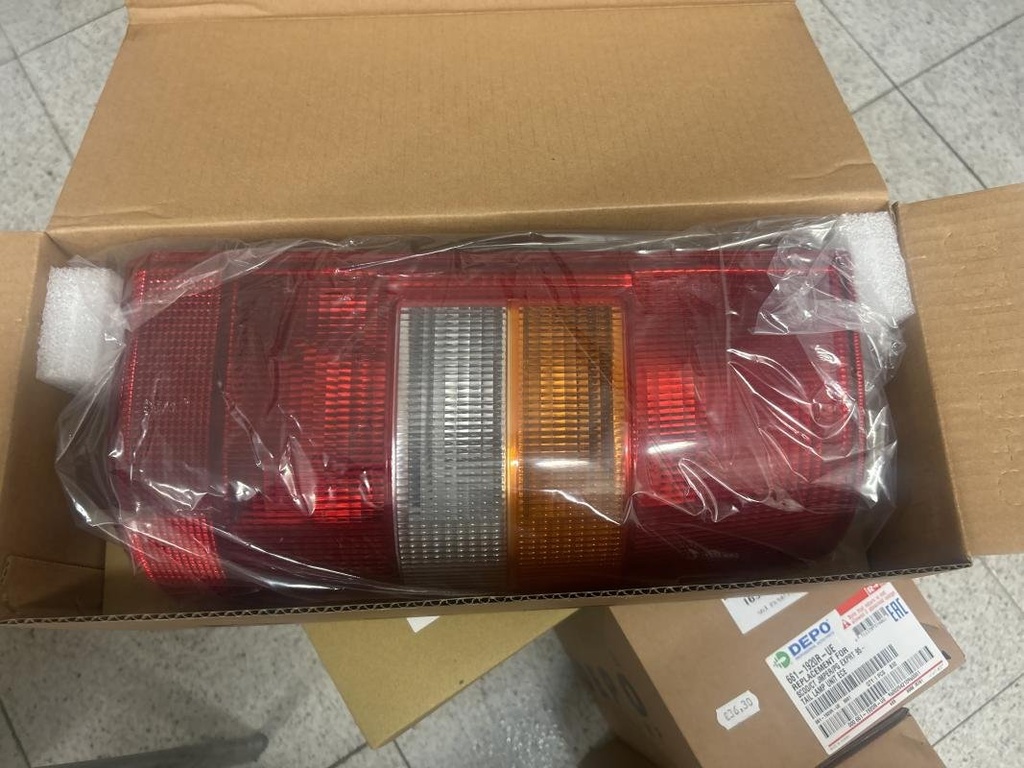 [24390103519] Piloto trasero derecho - Fiat Scudo (270_, 272_) (1.6 D Multijet (90 cv)) (1995)