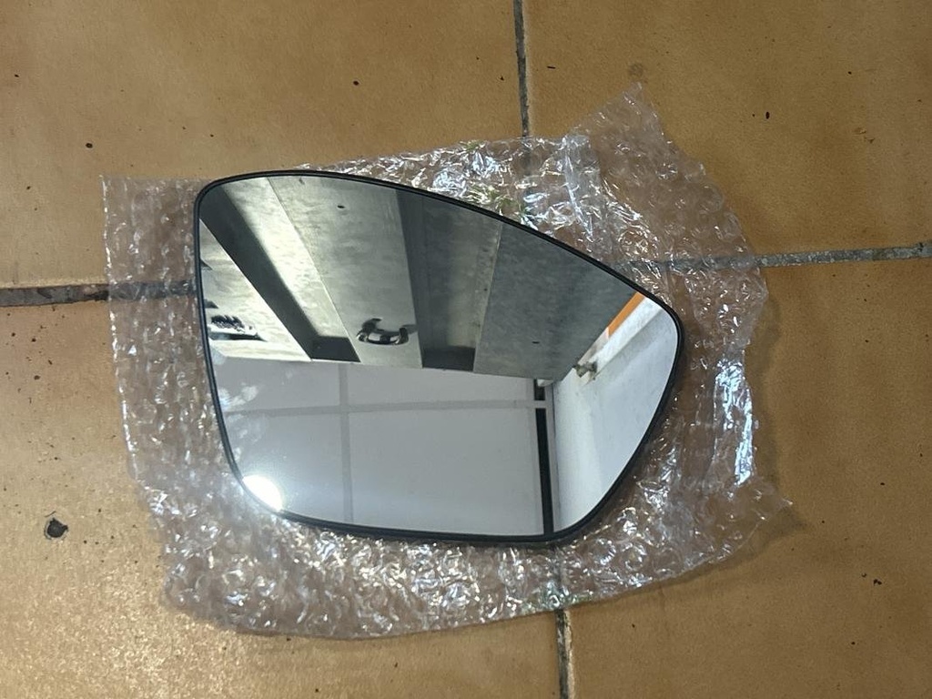 [1836249036] Cristal retrovisor derecho - Peugeot 2008 (1.2 e-HTP (100 cv)) (2013)